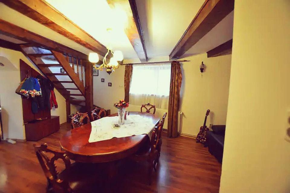 Victoria Gasthaus Rasnov - Charming Vacation House In Rasnov ภายนอก รูปภาพ
