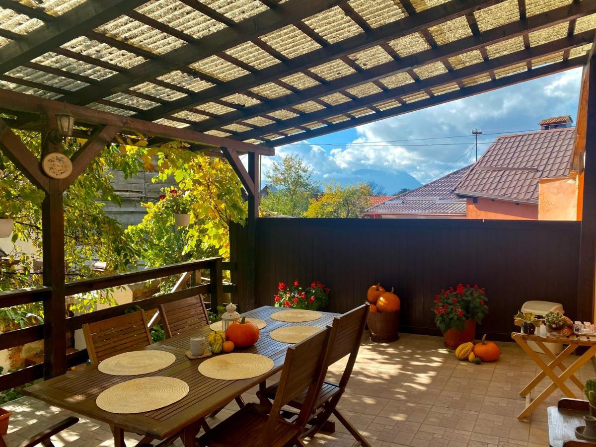 Victoria Gasthaus Rasnov - Charming Vacation House In Rasnov ภายนอก รูปภาพ