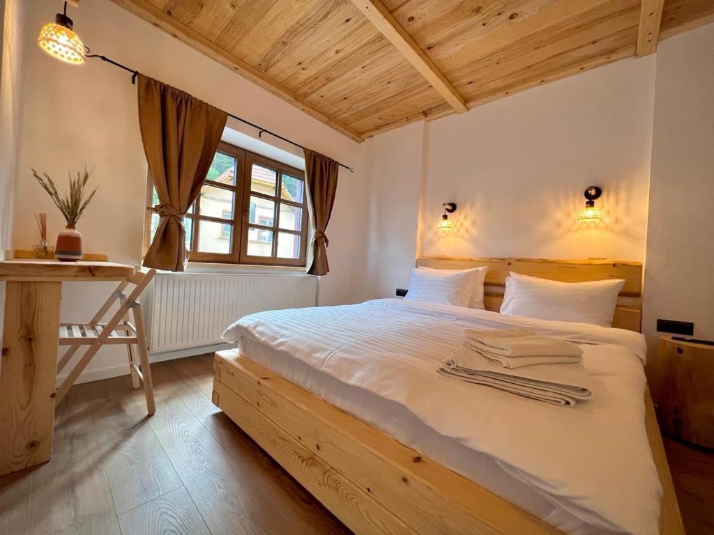 Victoria Gasthaus Rasnov - Charming Vacation House In Rasnov ภายนอก รูปภาพ